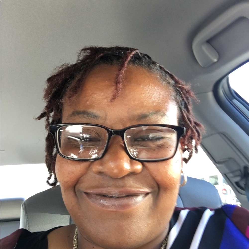 Meet your Posher, Jeanine